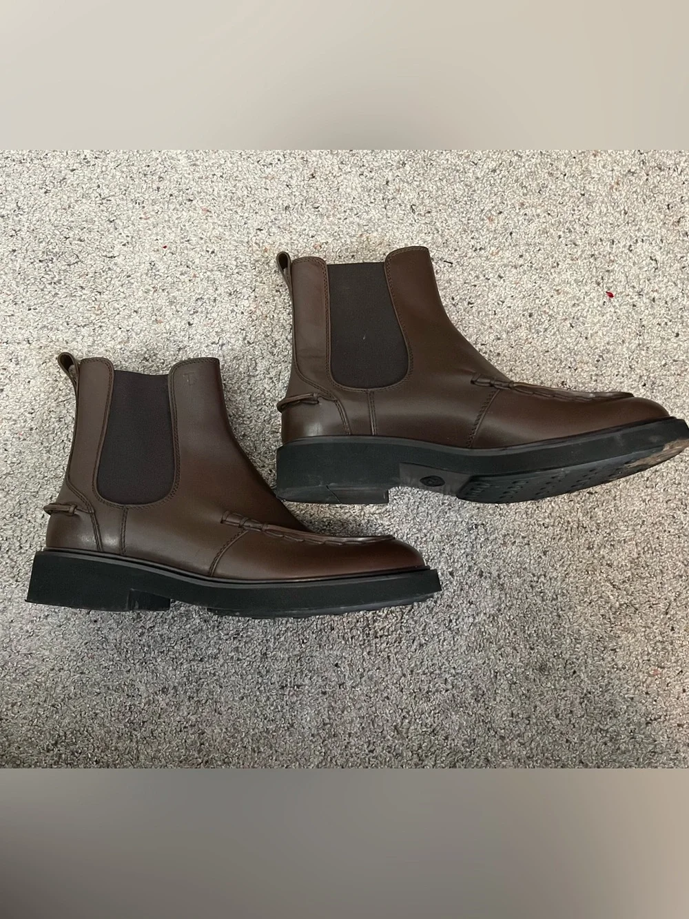 Tod’s whipstitch Chelsea boots